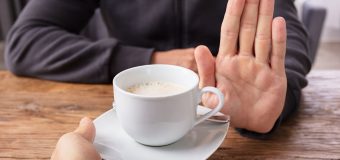 Aç Karnına Çay veya Kahve İçmek Zararlı mı?